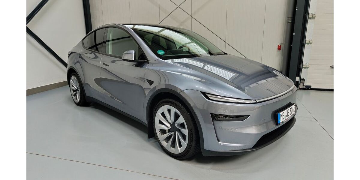 Tesla Model Y 5.950 km 59.889 &euro; Haan 42781