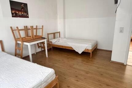 Sanierte möblierte 4,5 Zimmerwohnung 2 Bäder Einbauküche 4.5 zimmer