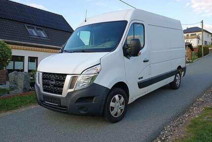 Nissan NV400