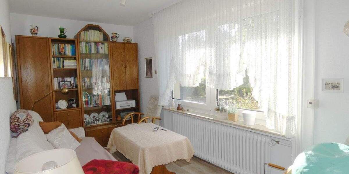 Geräumig - Gepflegt - mit 2 Wohneinheiten, 2 Garagen, Garten, Balkon, Terrasse ... 7 zimmer