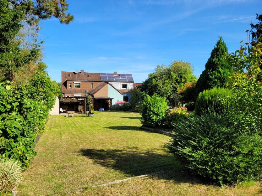 Schöne Doppelhaushälfte gute Aufteilung, großer Garten, Feldblick