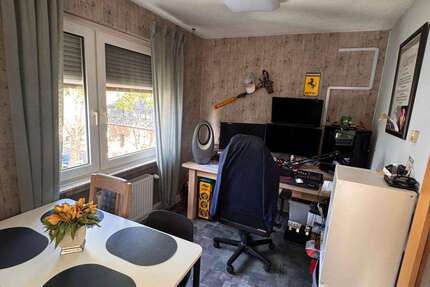 Wohnung zum Kaufen in Duisburg 113.000 € 83.56 m² 4 zimmer