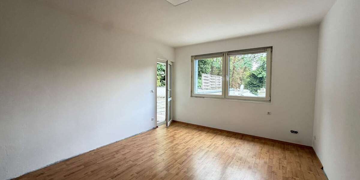 Mehrfamilienhaus mit 3 Wohneinheiten in ruhiger Sackgassenlage - Mehrfamilienhaus, Wohnhaus Oberhausen Alstaden | Angebot:27493794