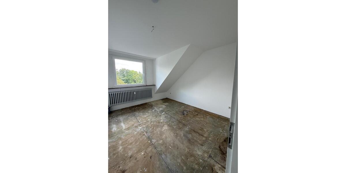 Dachgeschoßwohnung Oberhausen - 1 Zimmer, 39 m&sup2;, 50.000&euro; | Angebot:27489521