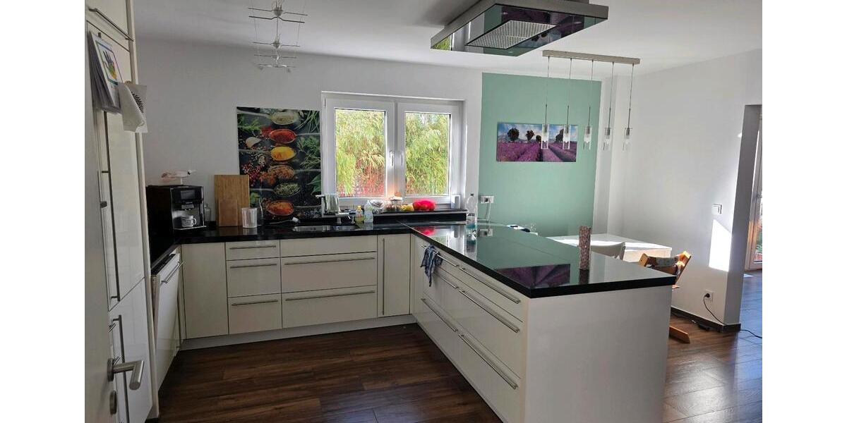 Attraktives Einfamilienhaus mit unverbaubarem Blick ins Grüne 5.5 zimmer