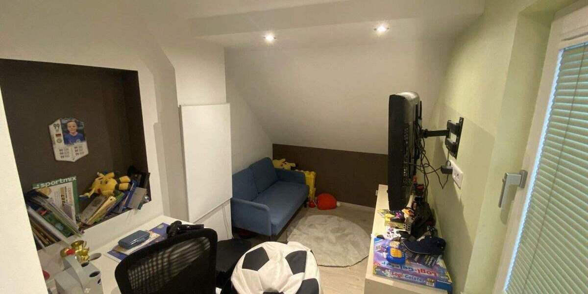 Doppelhaushälfte Duisburg Huckingen - 7 Zimmer, 120 m&sup2;, 599.000&euro; | Angebot:25755924