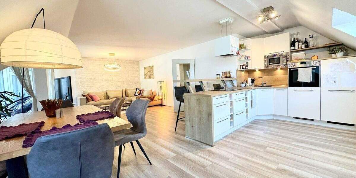 Etagenwohnung Velbert Mitte - 3 Zimmer, 131 m&sup2;, 359.000&euro; | Angebot:25689209