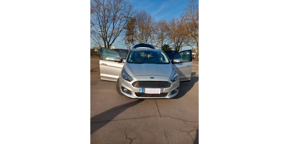 Ford S-Max 154.000 km 14.900 &euro; Dinslaken 46539