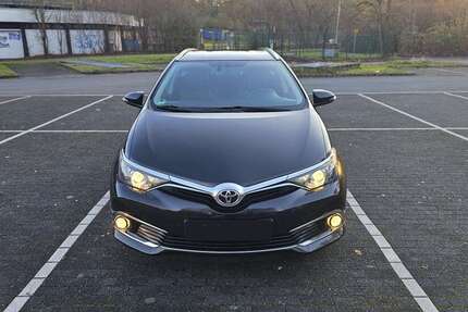 Toyota Auris 166.000 km 7.999 &euro; Essen 45279