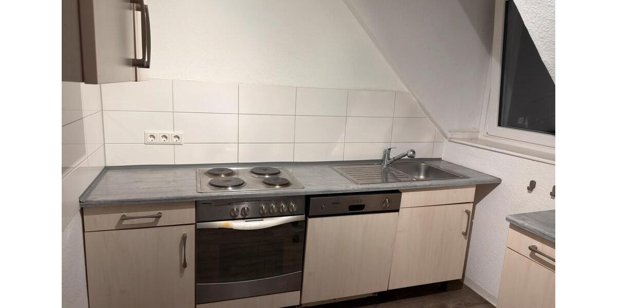 Dachgeschoßwohnung Essen Stadtbezirk VI - 3.5 Zimmer, 72 m&sup2;, 809&euro; | Angebot:24731097