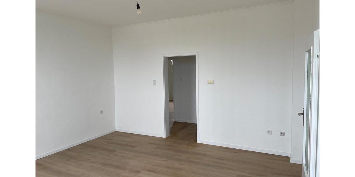 Dachgeschoßwohnung Bochum Bochum-Südwest - 4 Zimmer, 96 m&sup2;, 575&euro; | Angebot:25637333