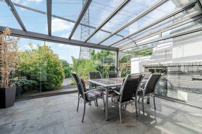 Wohlfühloase mit Sauna, Wintergarten und Kaminofen! Ruhe pur auf allen Etagen