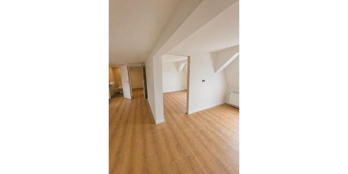 Maisonettenwohnung Duisburg Laar - 5 Zimmer, 120 m&sup2;, 1.200&euro; | Angebot:26126118