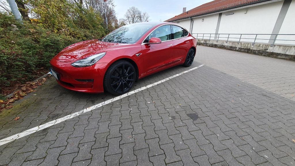 Tesla Model 3 64.100 km 24.450 &euro; Duisburg 47053