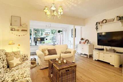 Einziehen und wohlfühlen: Modernes Reihenmittelhaus mit vielen Schlafzimmern und schönem Garten 5 zimmer