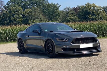 Ford Mustang 87.000 km 23.900 &euro; Moers 47445