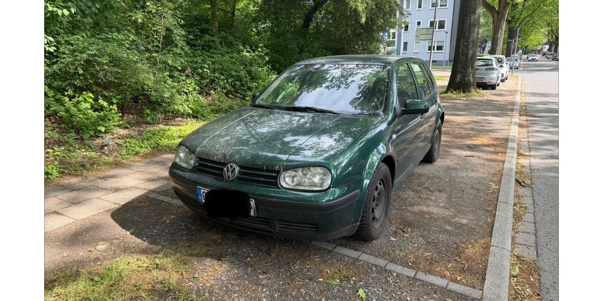VW Golf 389.000 km 790 &euro; Oberhausen 46119