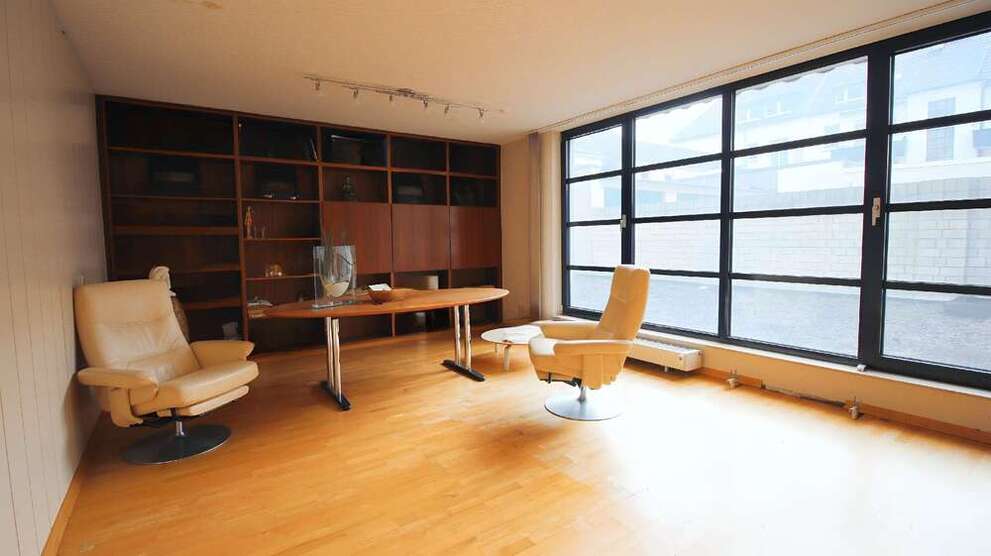 Büro in Krefeld 215.000 € 97 m²