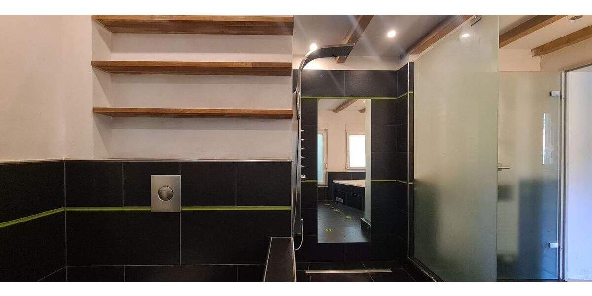 Etagenwohnung Bochum Harpen - 6 Zimmer, 133 m&sup2;, 230.000&euro; | Angebot:25686666