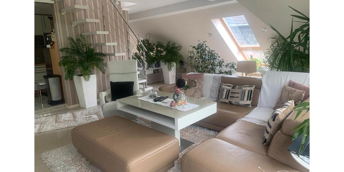 Schöne, helle Dachgeschosswohnung in GE-Rotthausen. 5 zimmer