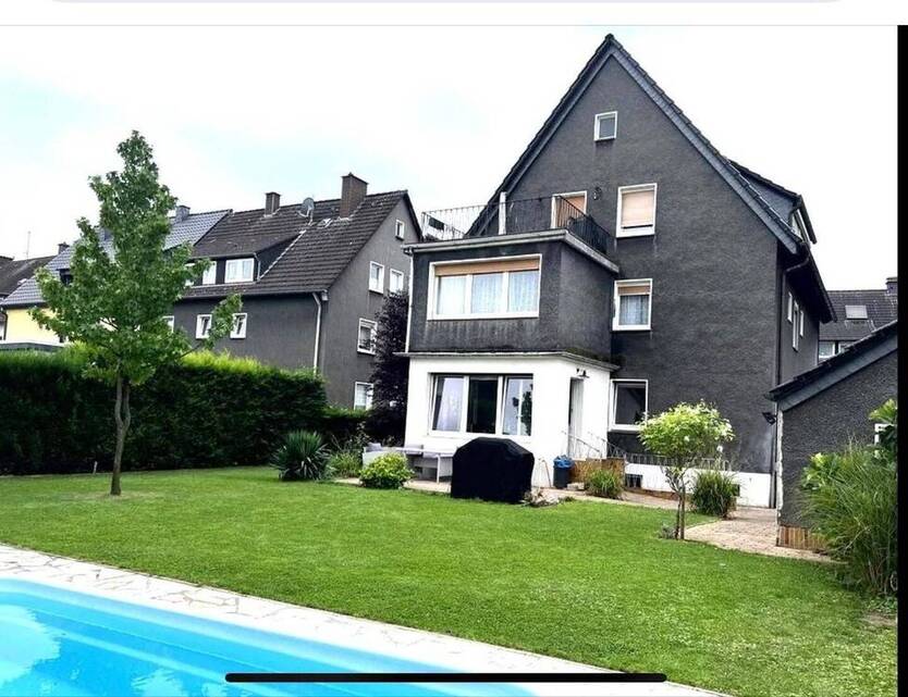 Freistehendes Mehrfamilienhaus mit großem Garten, Pool und barrierefreiem Zugang