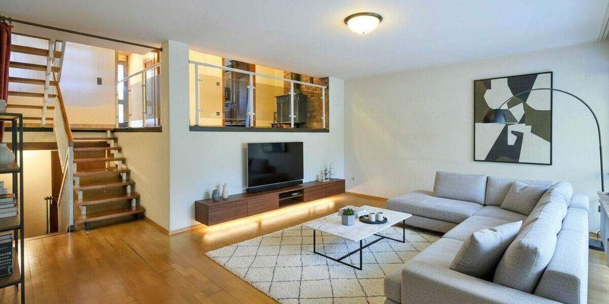 Split-Level-Haus mit großem Potenzial in Duisburg-Huckingen - Energieeffizienzklasse D 4 zimmer