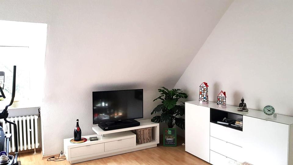 Dachgeschoßwohnung Essen Stadtbezirk V - 3 Zimmer, 55 m&sup2;, 460&euro; | Angebot:25826426