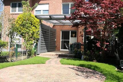 Modernes RMH mit Smart Home, hochw. Ausstattung und gepfl. Garten 5 zimmer