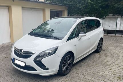 Opel Zafira Tourer 203.000 km 8.300 &euro; essen 45145