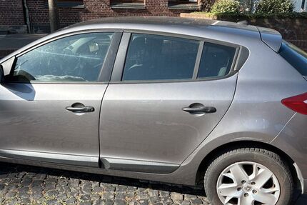 Renault Megane 151.000 km 3.000 &euro; Dinslaken 46535