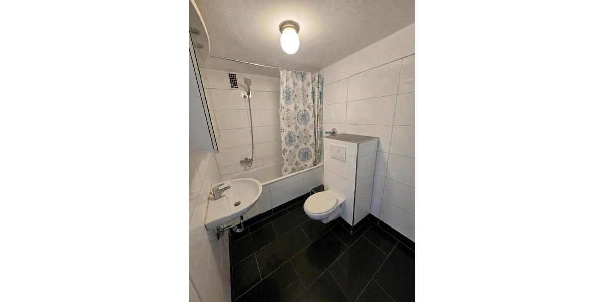 Etagenwohnung Duisburg Duisburg-Mitte - 3 Zimmer, 72 m&sup2;, 960&euro; | Angebot:26680699