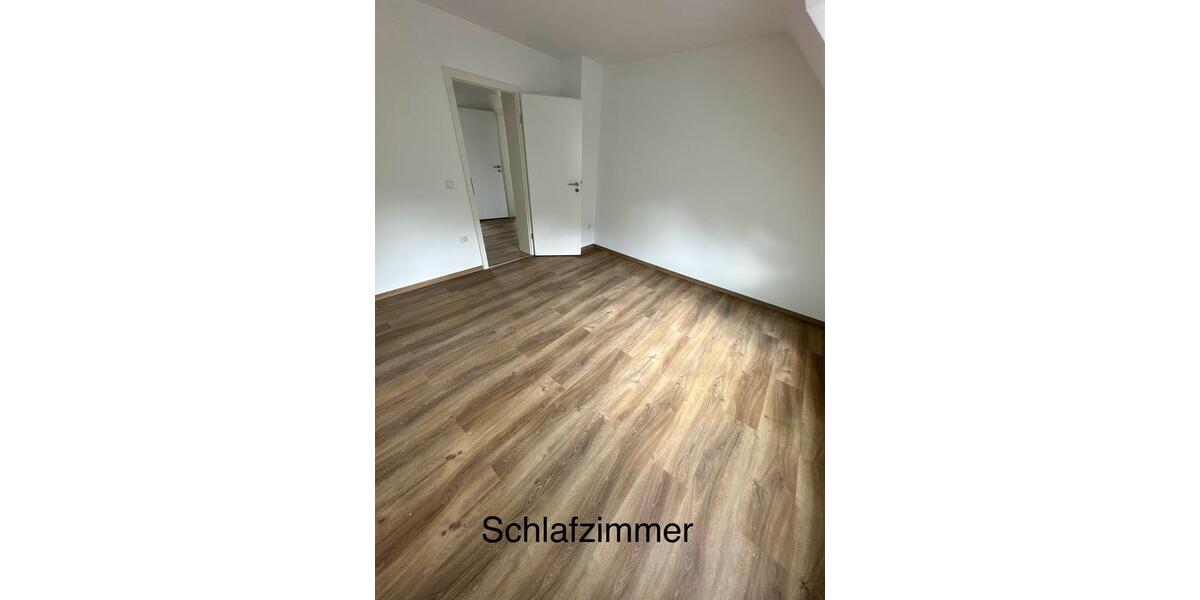 Dachgeschoßwohnung Gelsenkirchen Gelsenkirchen-Nord - 3 Zimmer, 61 m&sup2;, 700&euro; | Angebot:25635942