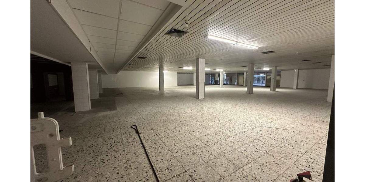 Einzelhandel zu vermieten Ladenlokal Gewerbeeinheit zimmer