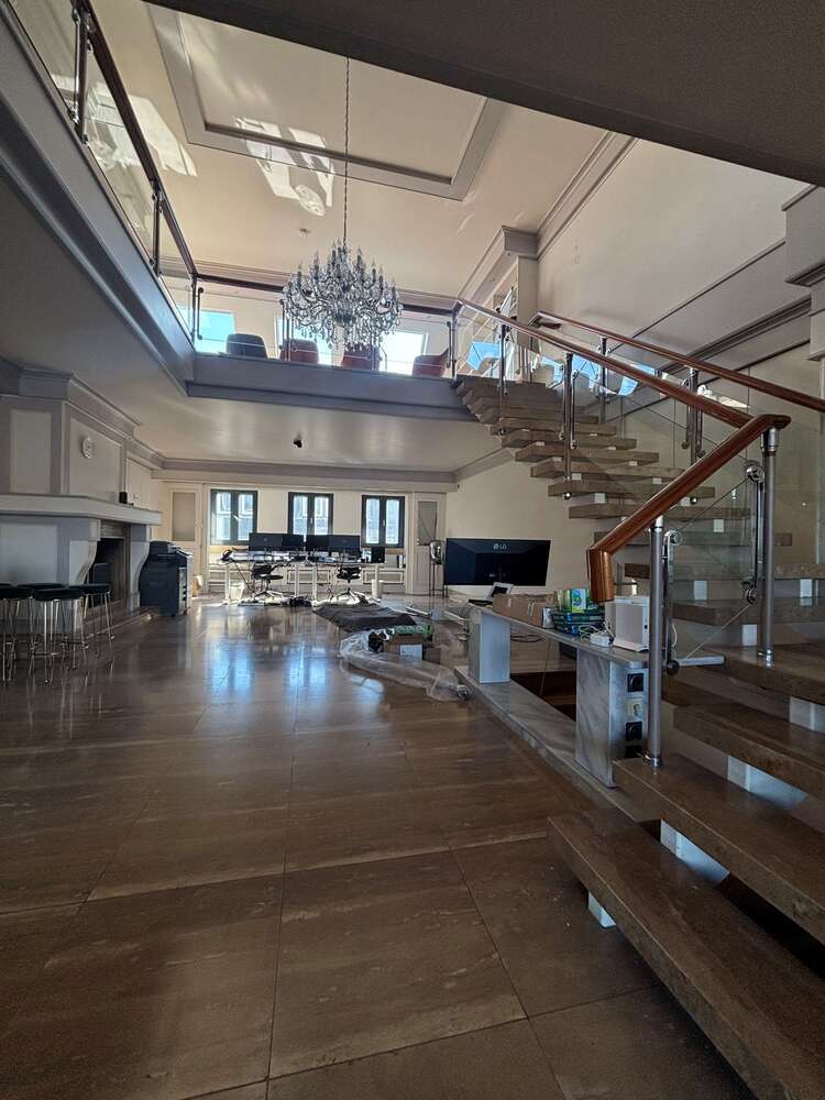 Büro in Düsseldorf 2.100 € 160 m²