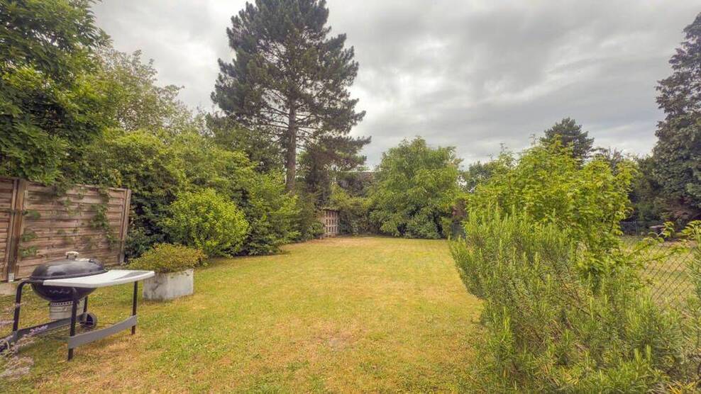 Vermietete Familienfreundliche Doppelhaushälfte mit viel Platz und Garten in Düsseldorf-Stockum