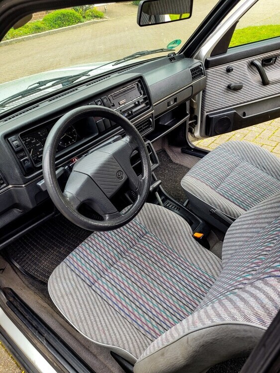 VW Jetta 184.000 km 4.000 € Düsseldorf 40213