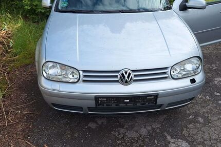VW Golf 208.000 km 1.099 &euro; Oberhausen 46047