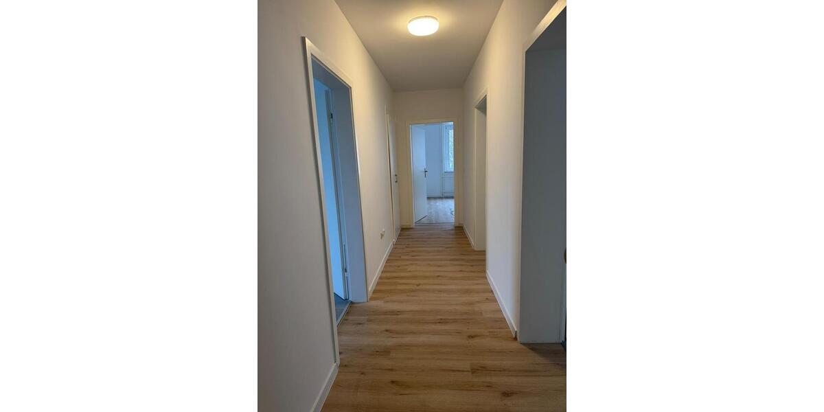 Erstbezug nach Renovierung – stilvolle 3,5 -Zimmer-Wohnung 3 zimmer