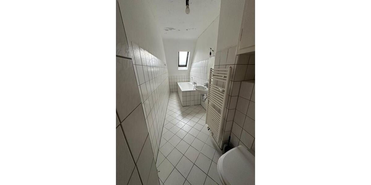 Dachgeschoßwohnung Essen Stadtbezirk V - 2.5 Zimmer, 56 m&sup2;, 400&euro; | Angebot:26636713