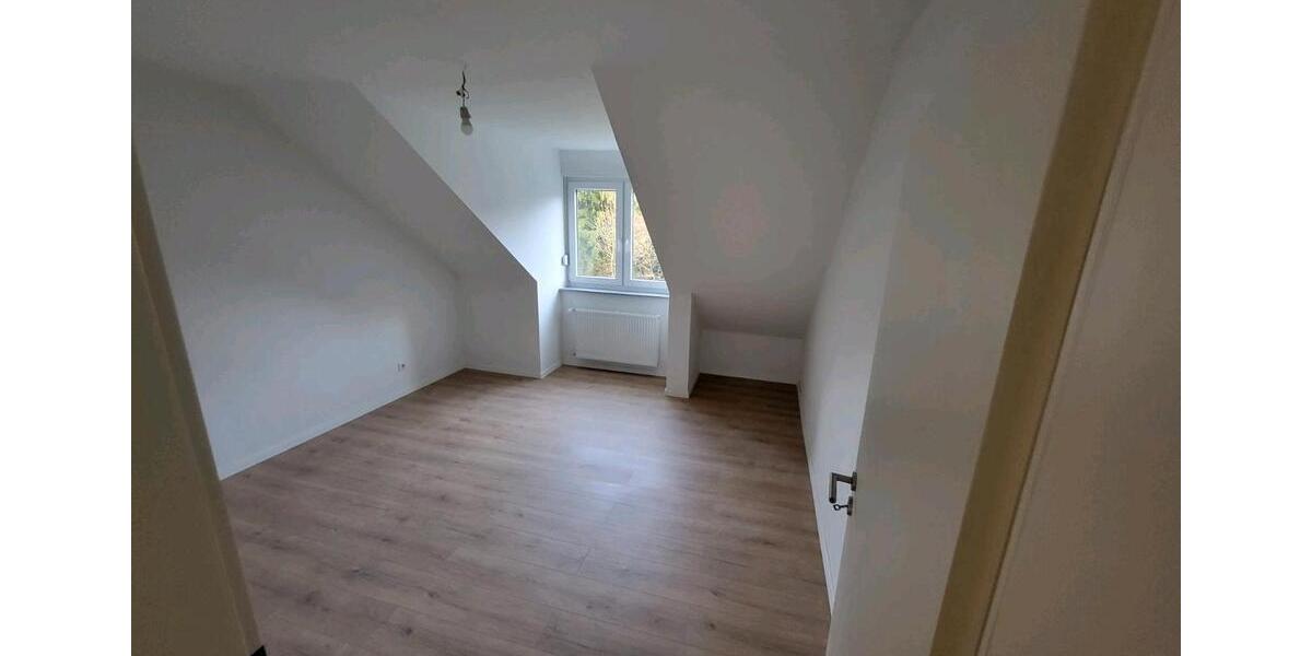 Dachgeschoßwohnung Witten Annen - 2 Zimmer, 55 m&sup2;, 632&euro; | Angebot:25302327