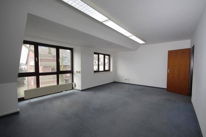 Provisionsfrei! Großzügig geschnittenes Büro mit Teeküche und Dachterrasse in Büderich (Düsseldorfer Str.)