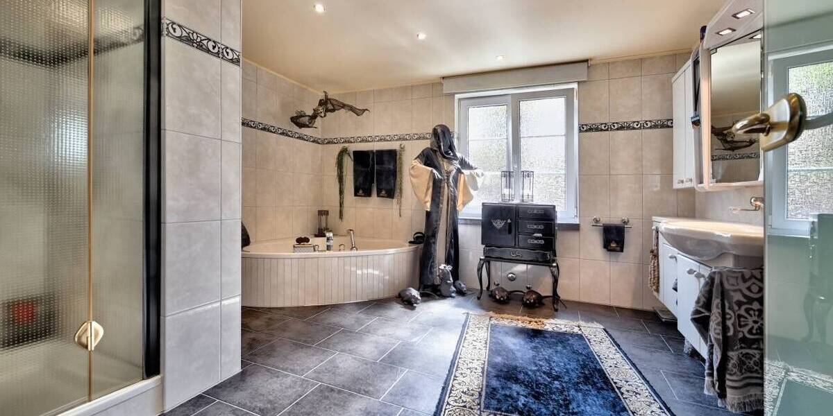 Mehrfamilienhaus, Wohnhaus Essen Frintrop - 5 Zimmer, 160 m&sup2;, 469.000&euro; | Angebot:26487013