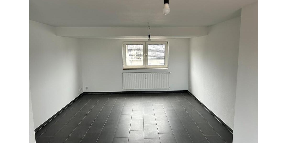 Dachgeschoßwohnung Essen Stadtbezirk V - 3.5 Zimmer, 81 m&sup2;, 807&euro; | Angebot:25805519