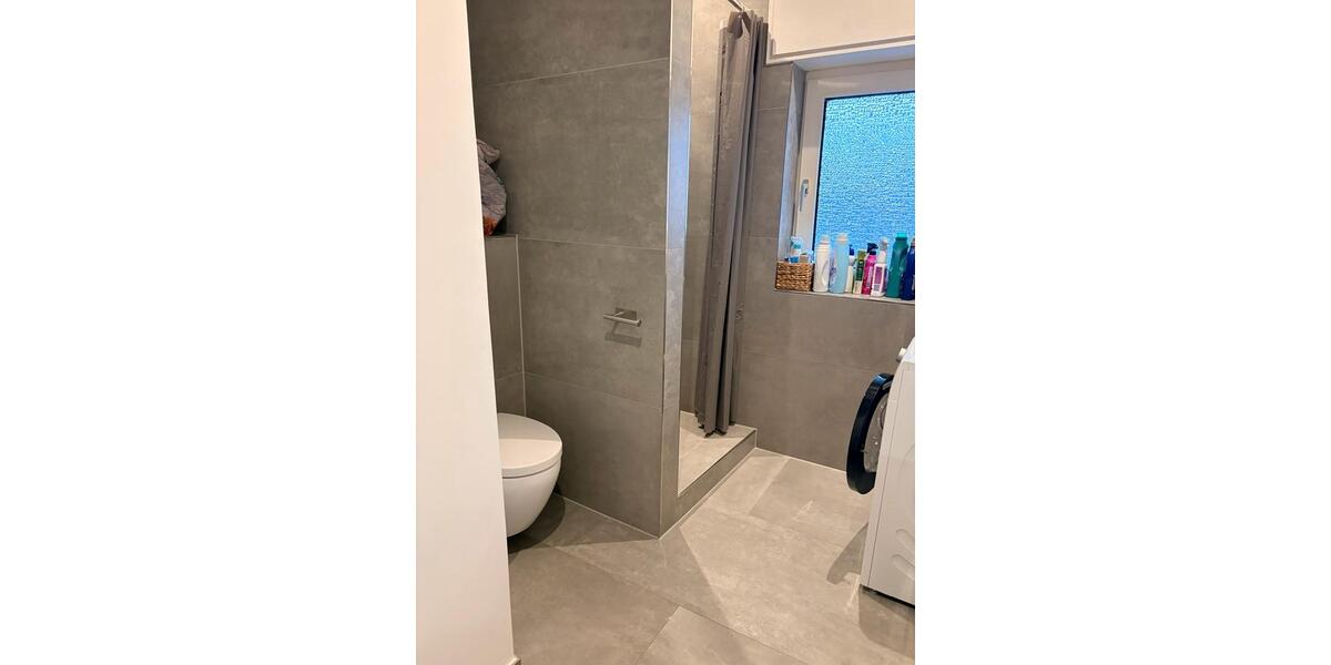 Lichtdurchflutete 100qm Wohnung im Herzen vom Resser -Markt 3 zimmer