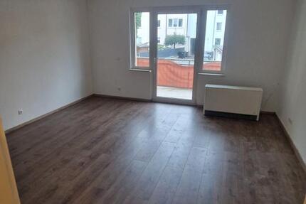 4,5 Raum Wohnung Frohnhausen 1.OG großer Süd-Balkon ruhige LageWG 4.5 zimmer