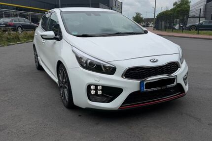 Kia ceed / Ceed 107.000 km 9.900 &euro; Dinslaken 46535