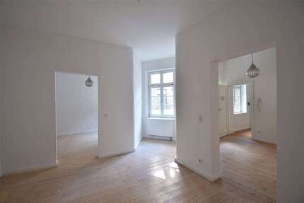 Haus zum Mieten in Düsseldorf 4.500 € 257.64 m²