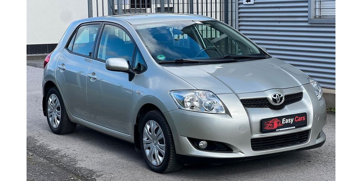 Toyota Auris 54.000 km 8.949 &euro; Essen 45329