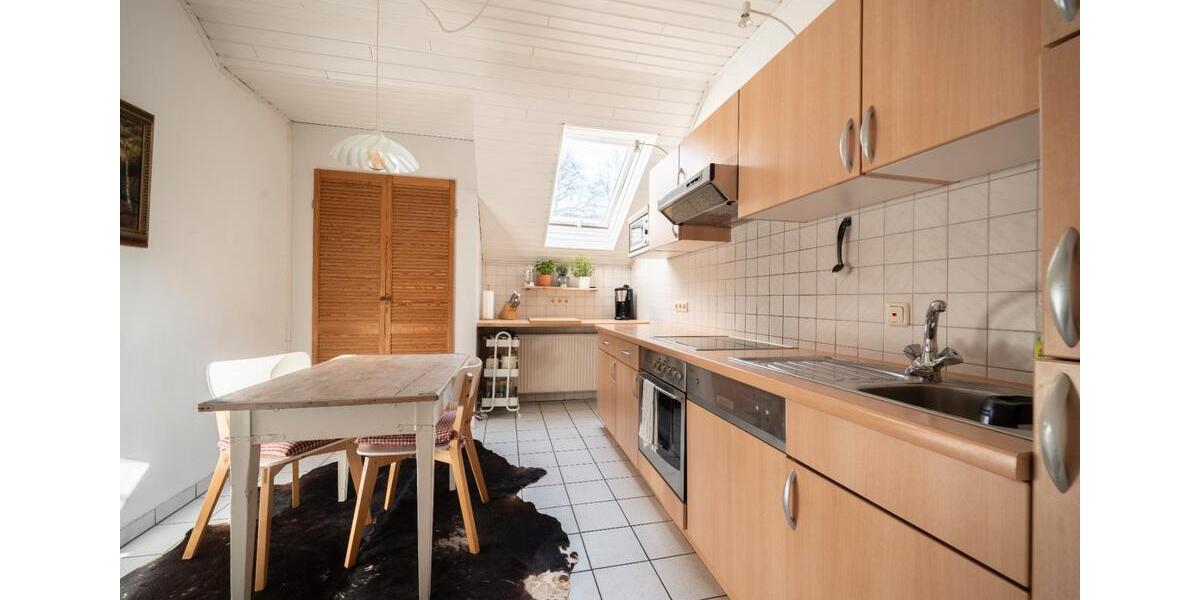 Dachgeschoßwohnung Essen Stadtbezirk VIII - 2 Zimmer, 65 m&sup2;, 1.100&euro; | Angebot:26149272