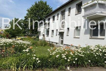 ** Grundsolides Mehrfamilienhaus in grüner Lage..** 1 zimmer
